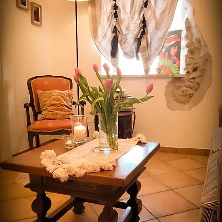 La Casina Di Naty Apartment *